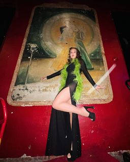 Haley Reinhart feet photo thumbnail