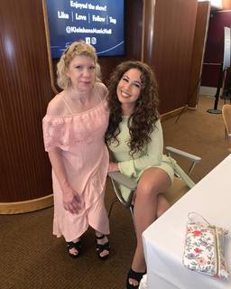 Haley Reinhart feet photo thumbnail