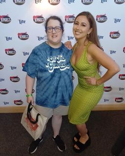 Haley Reinhart feet photo thumbnail