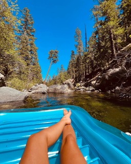 Haley Reinhart feet photo thumbnail