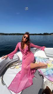 Haley Reinhart feet photo thumbnail