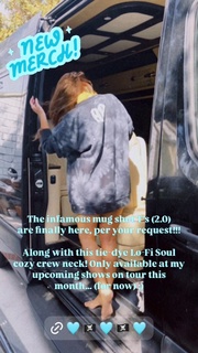 Haley Reinhart feet photo thumbnail