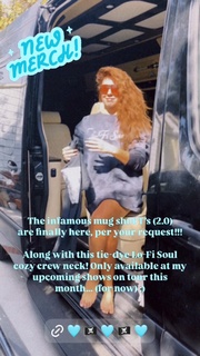 Haley Reinhart feet photo thumbnail