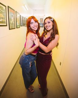 Haley Reinhart feet photo thumbnail