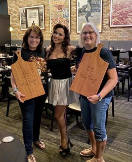 Haley Reinhart feet photo thumbnail