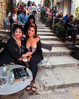 Haley Reinhart feet photo thumbnail