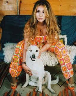 Haley Reinhart feet photo thumbnail