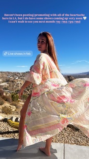 Haley Reinhart feet photo thumbnail