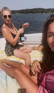 Haley Reinhart feet photo thumbnail