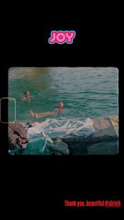 Haley Reinhart feet photo thumbnail