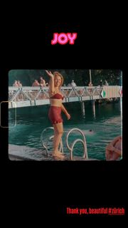 Haley Reinhart feet photo thumbnail