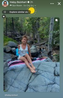 Haley Reinhart feet photo thumbnail