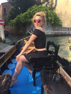 Haley Reinhart feet photo thumbnail