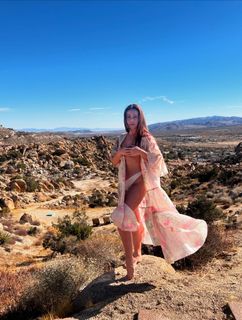 Haley Reinhart feet photo thumbnail