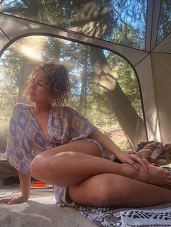 Haley Reinhart feet photo thumbnail