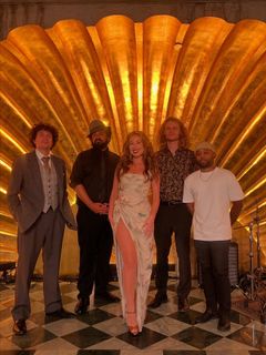 Haley Reinhart feet photo thumbnail