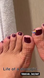 Haley Reinhart feet photo thumbnail