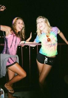 Haley Reinhart feet photo thumbnail