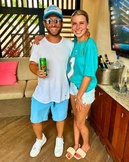 Haliey Welch feet photo thumbnail