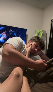 Haliey Welch feet photo thumbnail