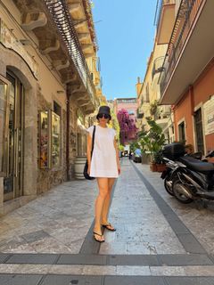 Halina Mlynkova feet photo 1