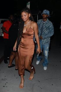 Halle Bailey feet photo thumbnail