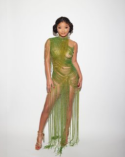 Halle Bailey feet photo thumbnail