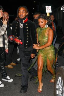 Halle Bailey feet photo thumbnail