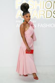 Halle Bailey feet photo thumbnail