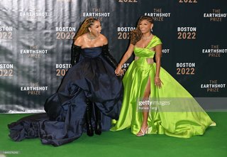 Halle Bailey feet photo thumbnail