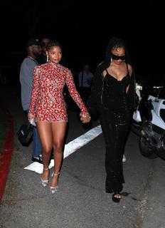 Halle Bailey feet photo thumbnail