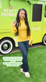 Halle Bailey feet photo thumbnail