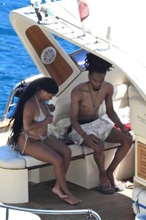 Halle Bailey feet photo thumbnail