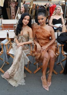 Halle Bailey feet photo thumbnail