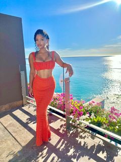 Halle Bailey feet photo 5