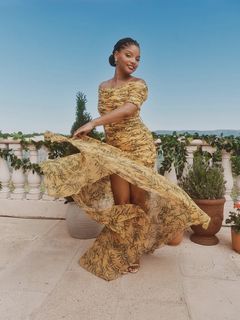 Halle Bailey feet photo 9