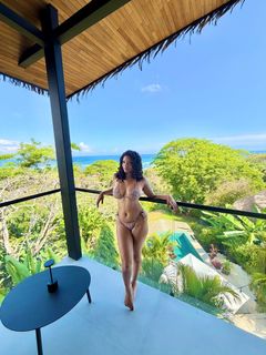 Halle Bailey feet photo 6