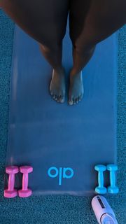 Halle Bailey feet photo 8
