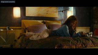 Halle Berry feet photo thumbnail