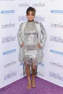 Halle Berry feet photo thumbnail