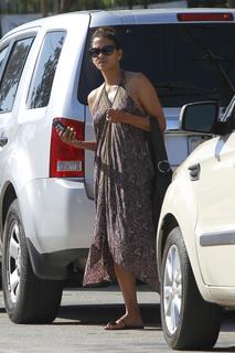 Halle Berry feet photo thumbnail