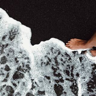 Halle Berry feet photo thumbnail