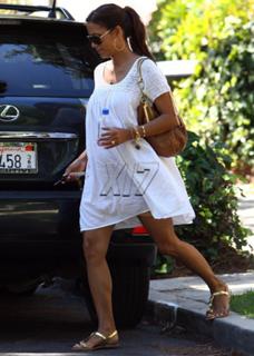 Halle Berry feet photo thumbnail