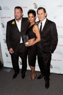 Halle Berry feet photo thumbnail