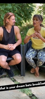 Halle Berry feet photo thumbnail