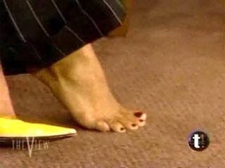 Halle Berry feet photo thumbnail