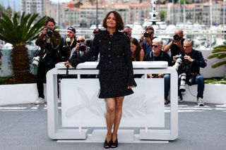 Halle Berry feet photo thumbnail