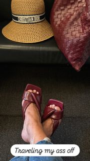 Halle Berry feet photo thumbnail