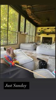 Halle Berry feet photo thumbnail