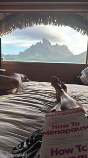 Halle Berry feet photo thumbnail